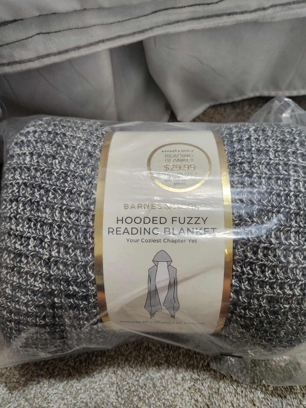 Barnes & Noble Hooded Fuzzy Reading Blanket - Gray/White